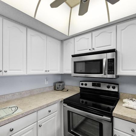 201 Sandy Shores Condos St. Pete Beach Bagian luar foto