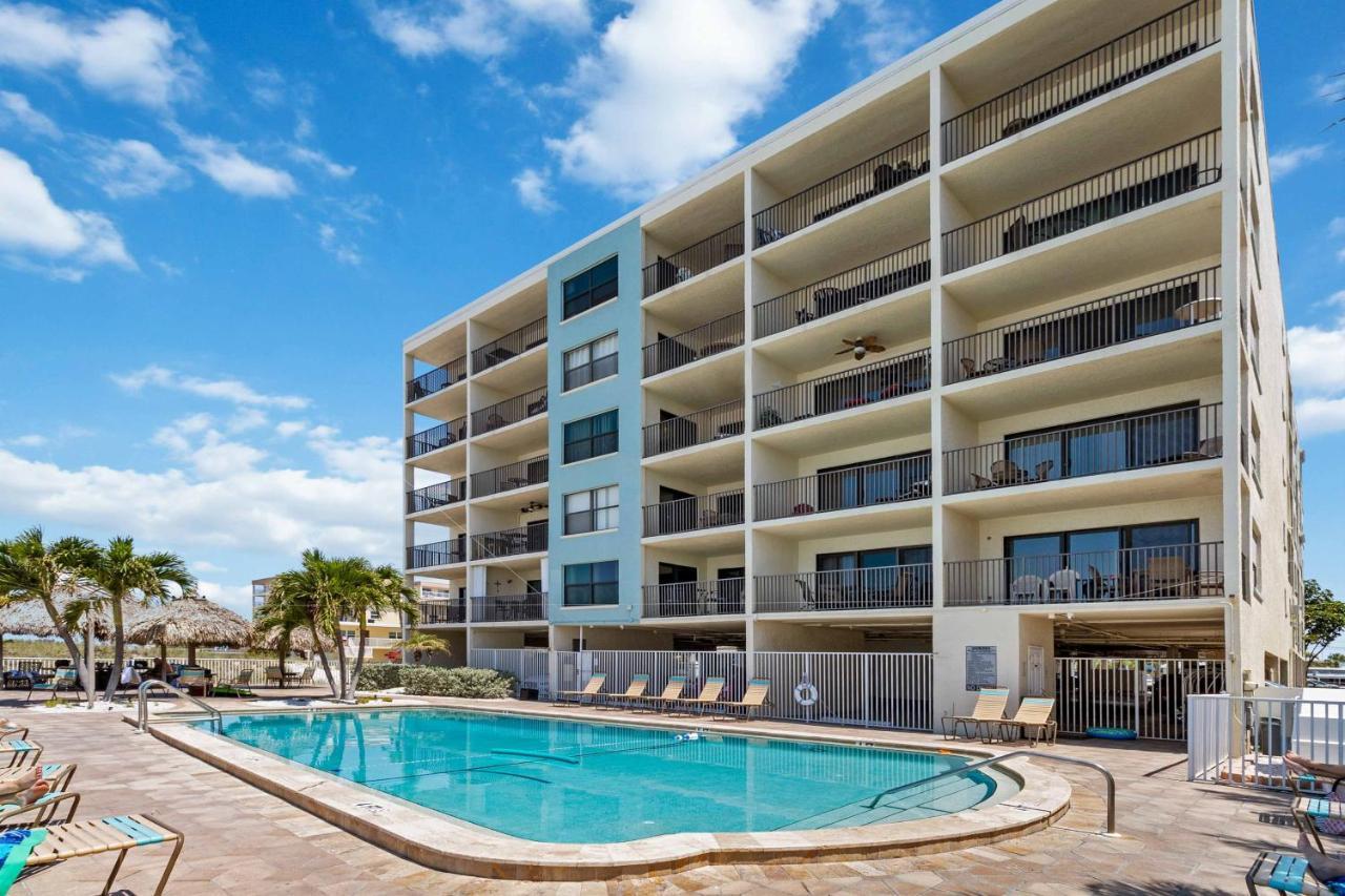201 Sandy Shores Condos St. Pete Beach Bagian luar foto