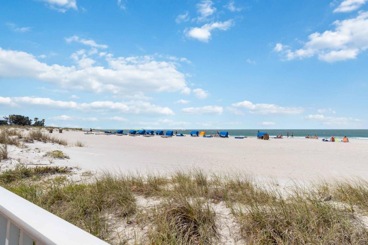 201 Sandy Shores Condos St. Pete Beach Bagian luar foto