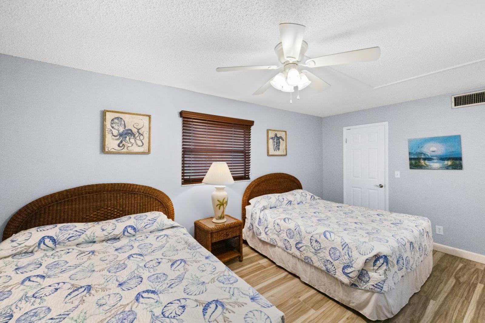 201 Sandy Shores Condos St. Pete Beach Bagian luar foto