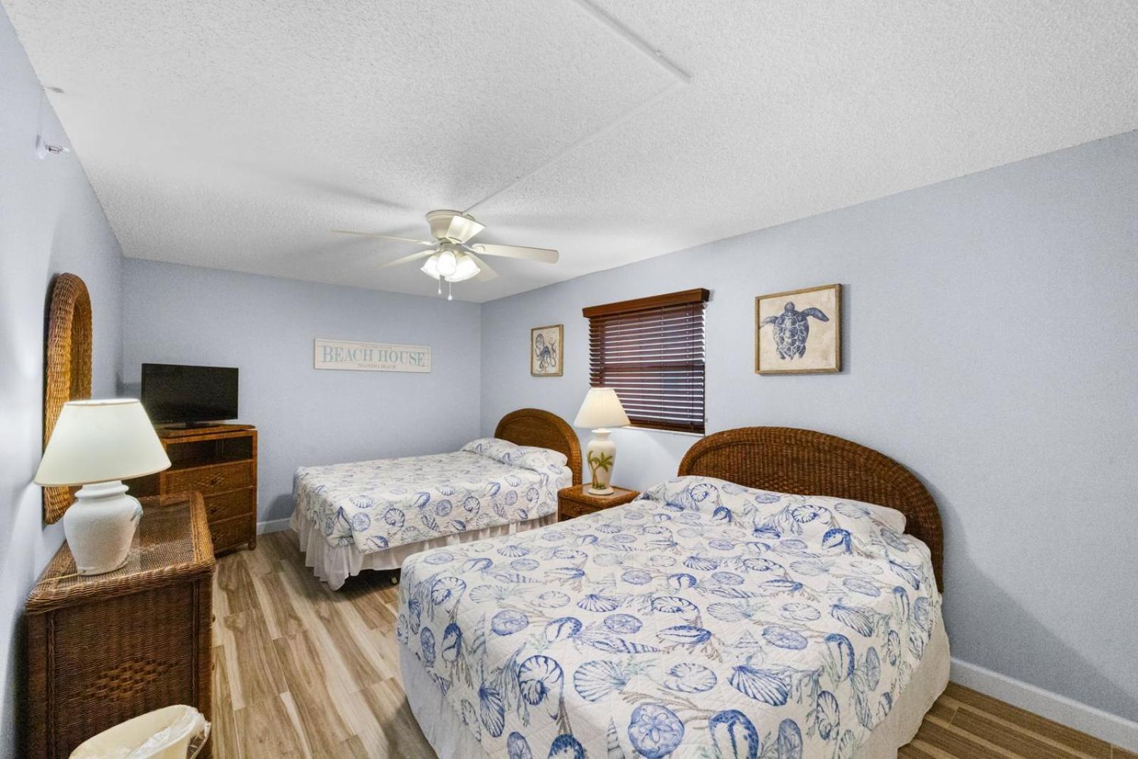 201 Sandy Shores Condos St. Pete Beach Bagian luar foto