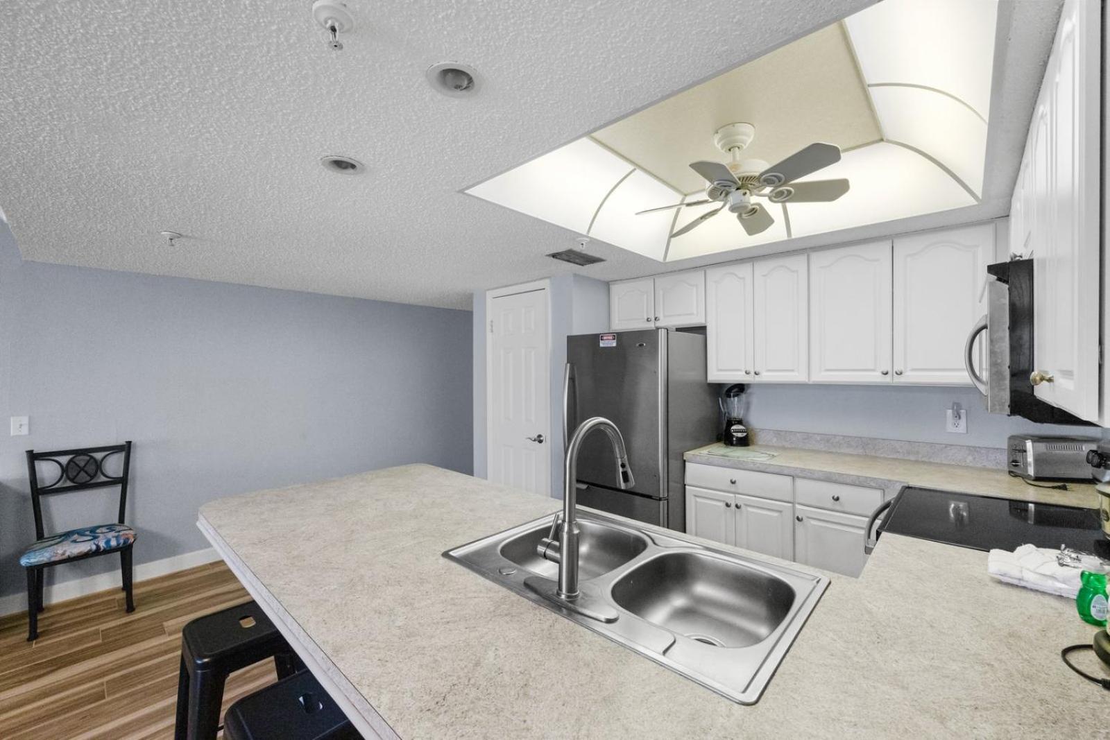 201 Sandy Shores Condos St. Pete Beach Bagian luar foto