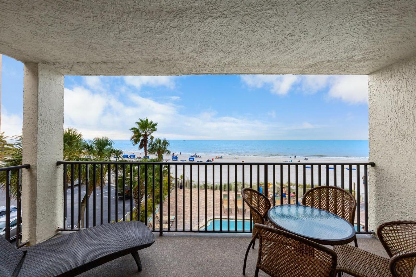 201 Sandy Shores Condos St. Pete Beach Bagian luar foto